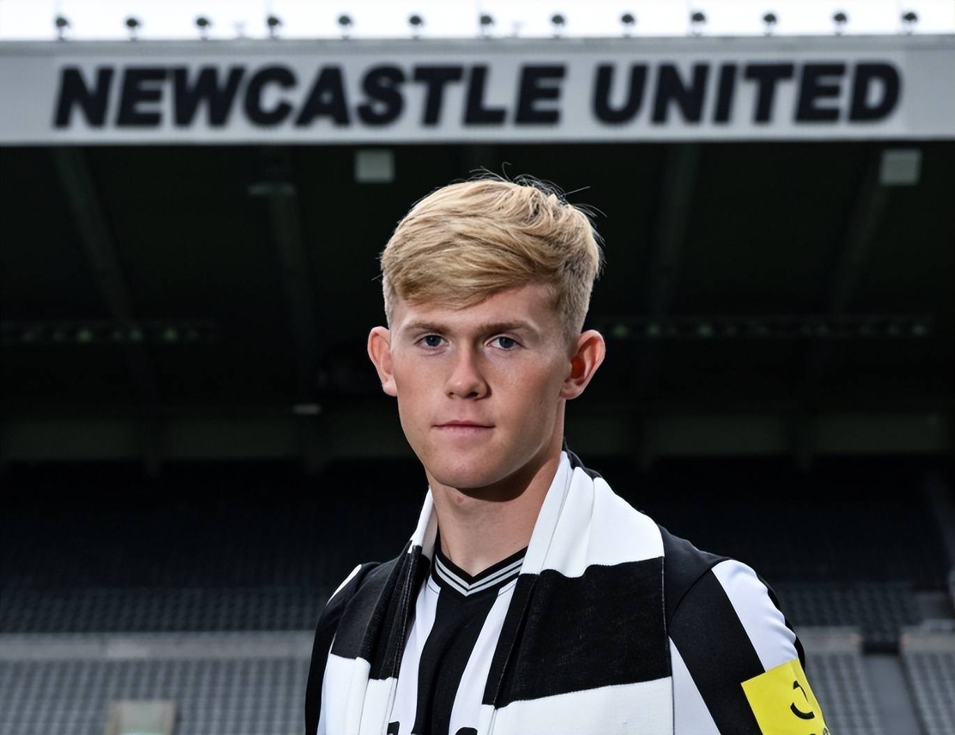 开云体育官网集结日切尔西官宣签约：足总杯节点到来，球迷炸锅，临场指挥获称赞的简单介绍