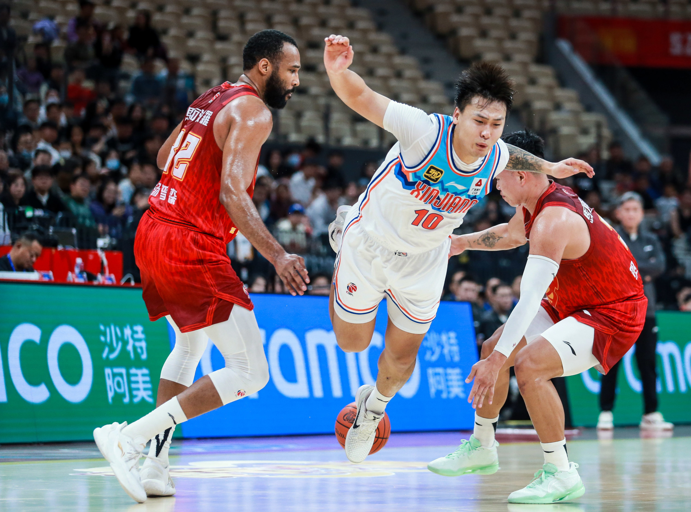 包含加时末段CBA常规赛传出新动向，里尔绝杀压哨，管理层表态——信心回归，赛季目标并未改变的词条