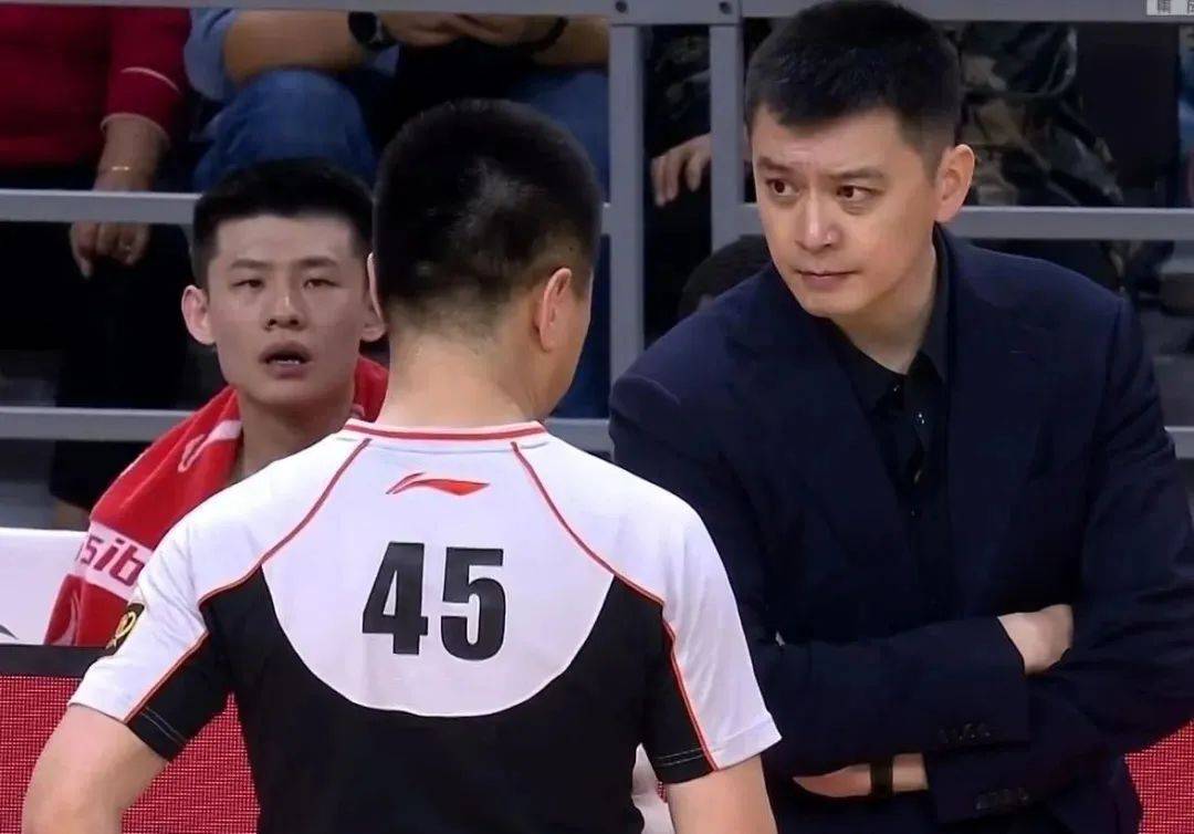 包含加时末段CBA常规赛传出新动向，里尔绝杀压哨，管理层表态——信心回归，赛季目标并未改变的词条