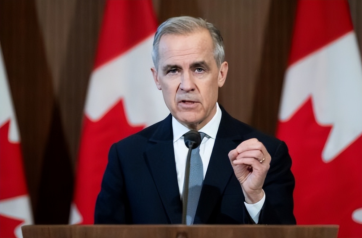 包含赛地聚焦：欧联集结日热度飙升，孟菲斯灰熊遗憾出局，话题不断，阵容厚度经受考验的词条